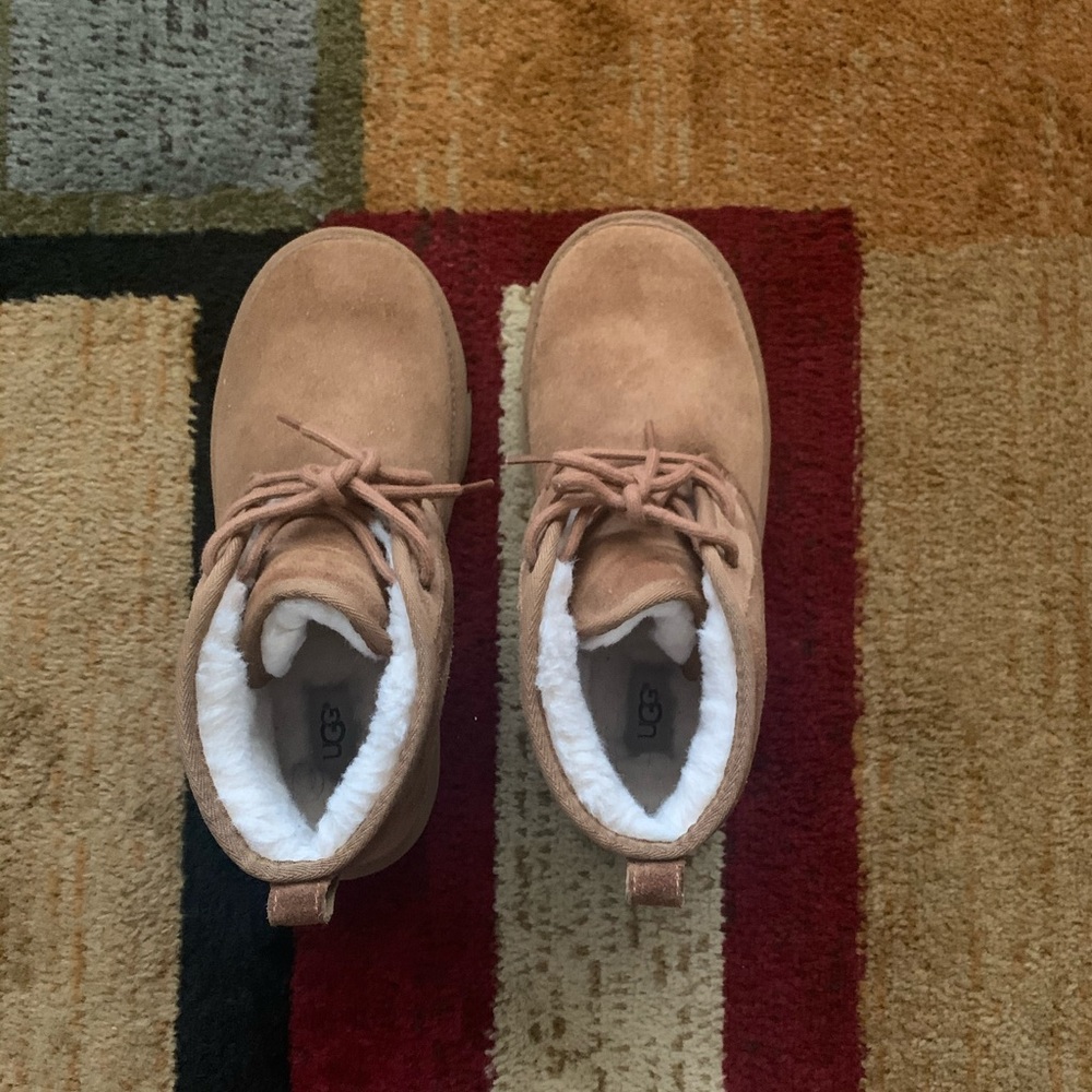 Neumel Uggs